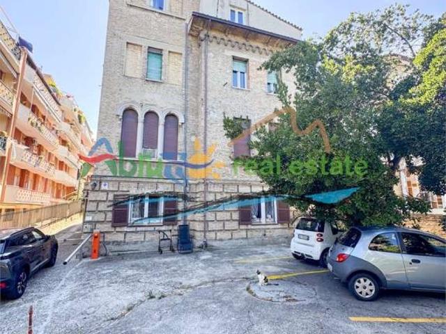 Vendesi quadrilocale a Pescara via del Santuario 1, Stazione Centrale Corso Vittorio