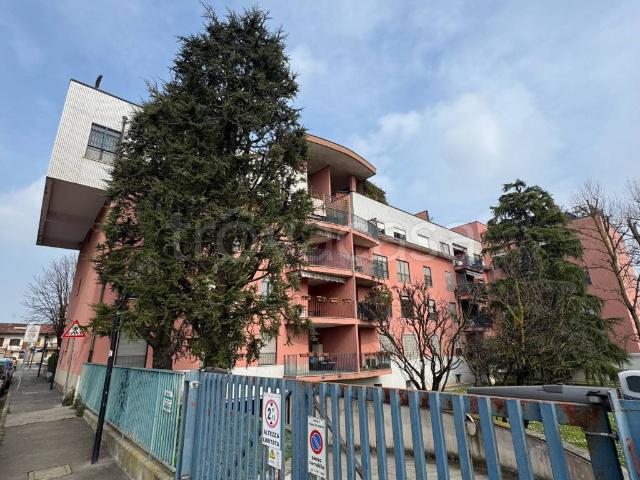 Vendesi quadrilocale a Pessano, Pessano con Bornago