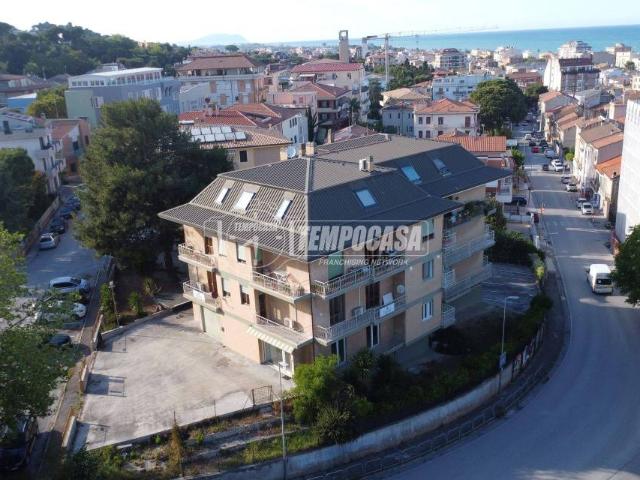 Vendesi quadrilocale a Porto Sant'Elpidio via adige