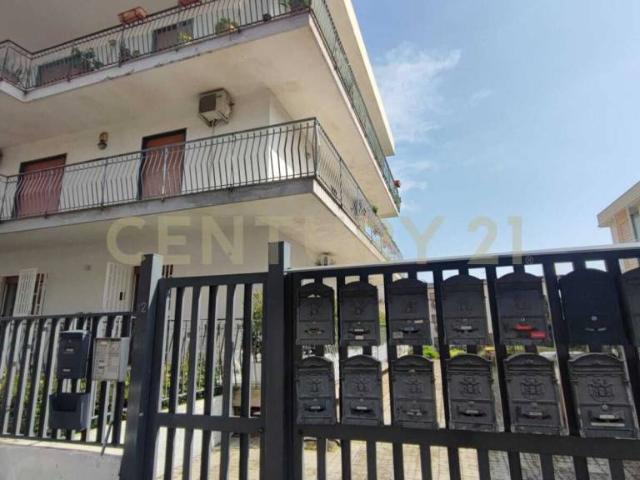 Vendesi quadrilocale a Riposto via Luigi Capuana