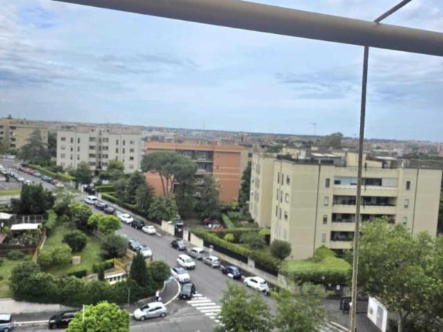 Vendesi quadrilocale a Roma, Torrino