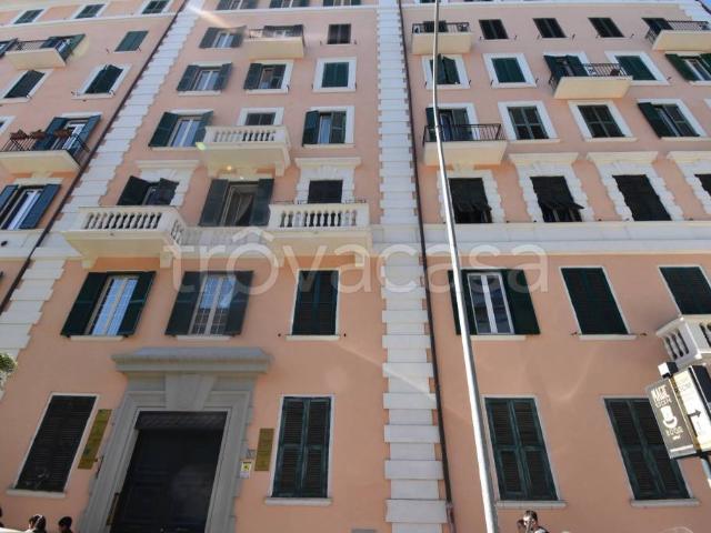 Vendesi quadrilocale a Roma via Magnagrecia, 30A, San Giovanni