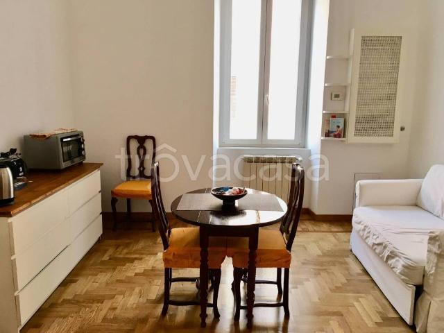 Vendesi quadrilocale a Roma via dei Marsi, San Lorenzo