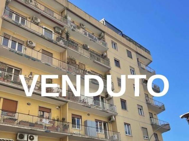 Vendesi quadrilocale a Roma via del Gazometro, 35, Ostiense