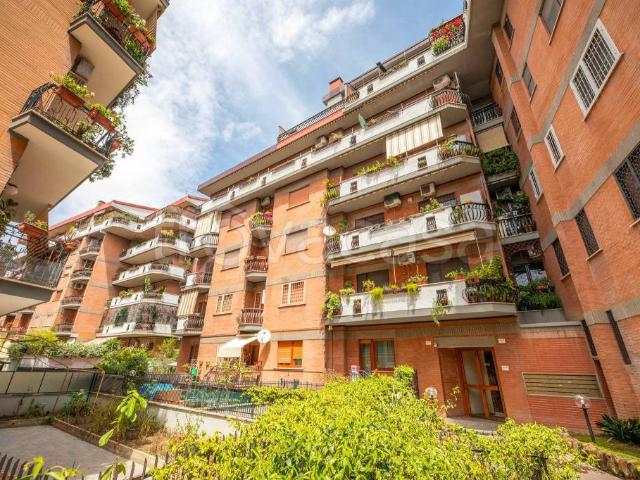 Vendesi quadrilocale a Roma via Franco Sacchetti, 4, Talenti Monte Sacro