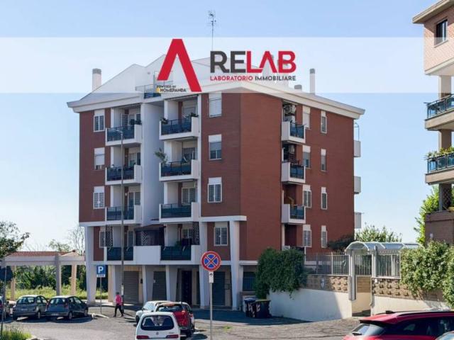 Vendesi quadrilocale a Roma via Gaverina, 144, Casalotti