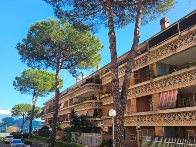 Vendesi quadrilocale a Roma via Raffaele Conforti, Aurelio Val Cannuta