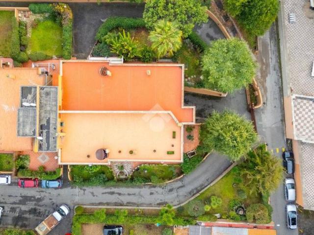Vendesi quadrilocale a Roma vicolo Clementi, 11, Trullo Colle del Sole