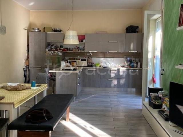 Vendesi quadrilocale a Salerno via Demetrio Moscato, 34, Carmine Alto