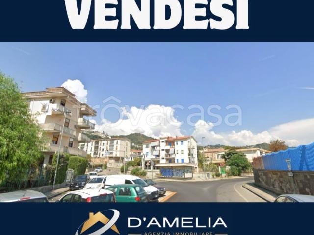 Vendesi quadrilocale a Salerno via Roberto Virtuoso, 1, Torrione Alto Sala Abbagnano
