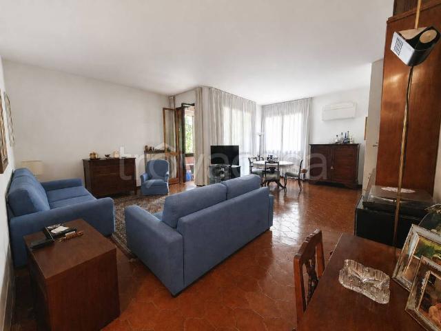 Vendesi quadrilocale a San Donato Milanese via Agadir, 18