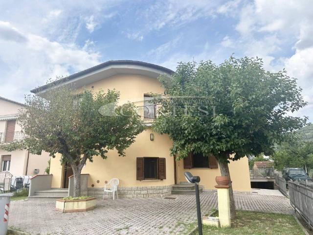 Vendesi quadrilocale a San Giustino via citernese, 31