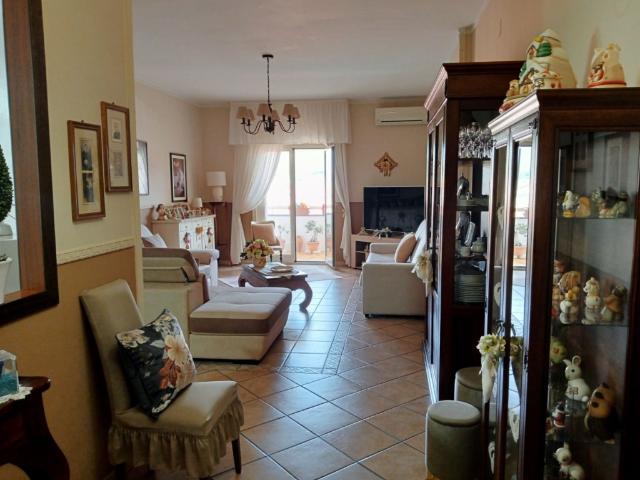 Vendesi quadrilocale a San Prisco via vittorio marandola 41