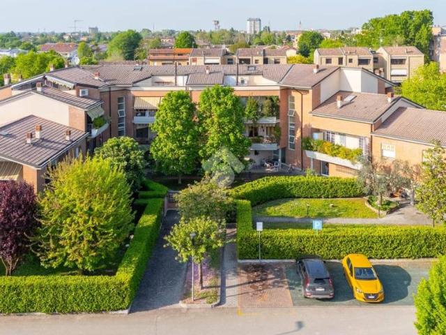 Vendesi quadrilocale a Sant'Ilario d'Enza via Val d'Enza, 57