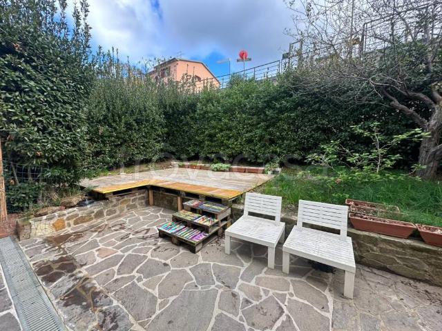 Vendesi quadrilocale a Scarlino via Belvedere, 10