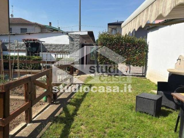 Vendesi quadrilocale a Spirano