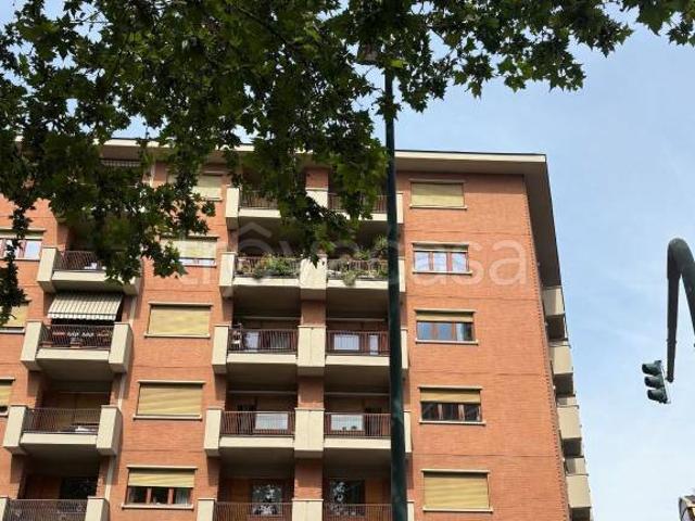 Vendesi quadrilocale a Torino via Boston, 63, Santa Rita