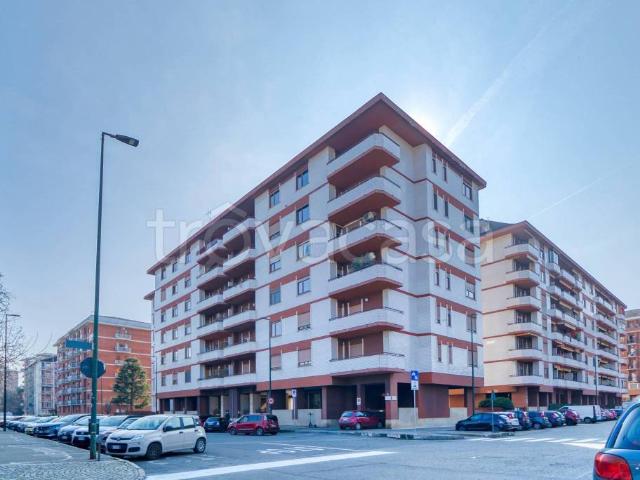 Vendesi quadrilocale a Torino via Pietro Canonica, 11, Città Giardino