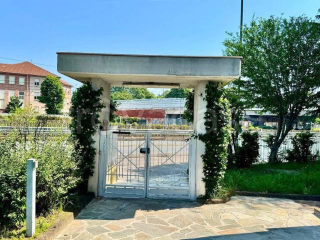 Vendesi quadrilocale a Torino via Tirreno, 321, Santa Rita