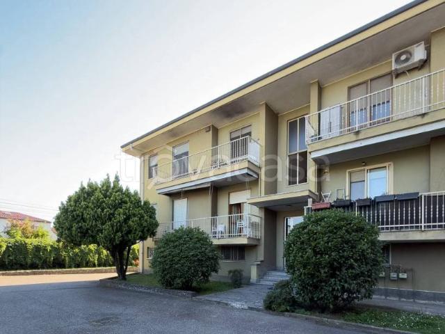 Vendesi quadrilocale a Trecate via Cirenaica, 45