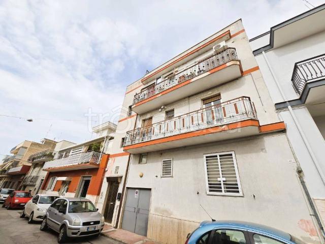 Vendesi quadrilocale a Triggiano via s. Pietro, 53