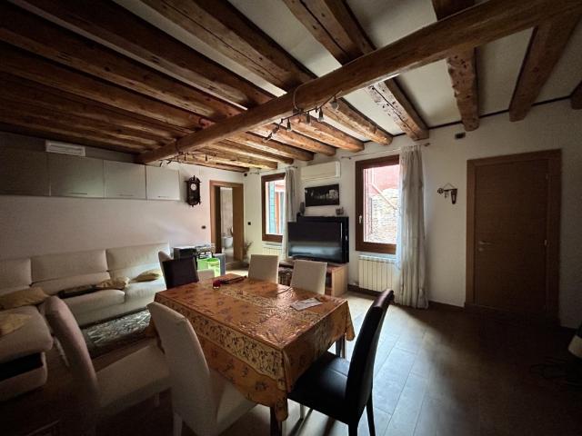 Vendesi quadrilocale a Venezia, San Polo