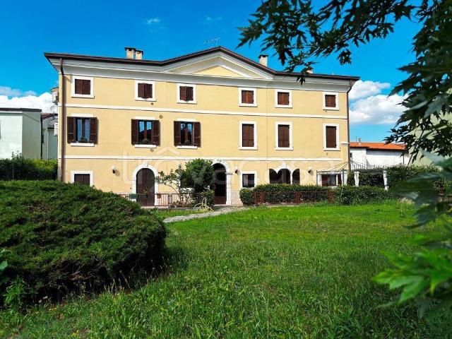 Vendesi quadrilocale a Verona via Ippogrifo, 6, Borgo Roma