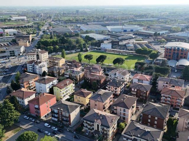 Vendesi quadrilocale a Verona via Olifante, Borgo Roma