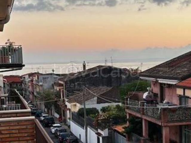 Vendesi quadrilocale ad Aci Castello via Sciarelli, 9