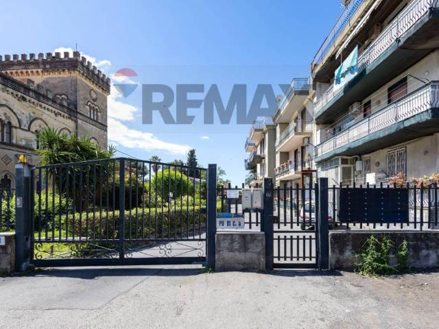 Vendesi quadrilocale ad Acireale via Tupparello, 1