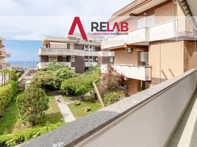 Vendesi quadrilocale ad Anzio via Lombardia, 37, Anzio Colonia
