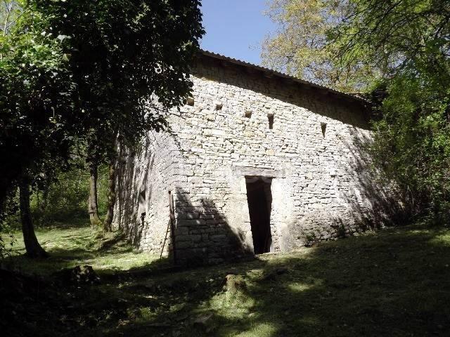 Vendesi rustico a Val Brembilla via Provinciale