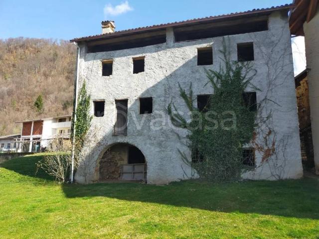 Vendesi rustico a Valli del Pasubio
