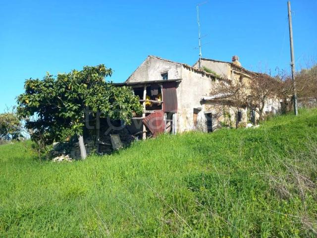 Vendesi rustico a Villamagna