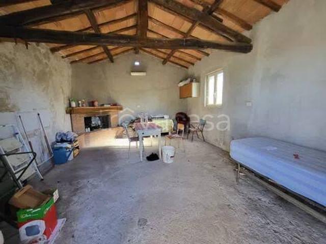 Vendesi rustico a Zagarolo via Colle Mainello