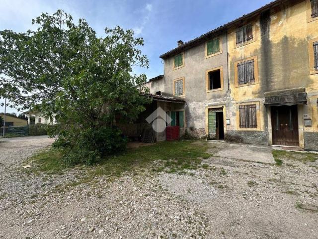 Vendesi rustico a Bussolengo