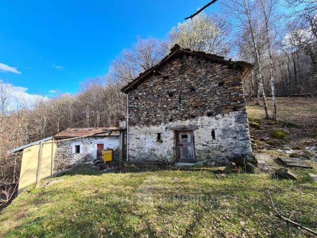 Vendesi rustico a Colico