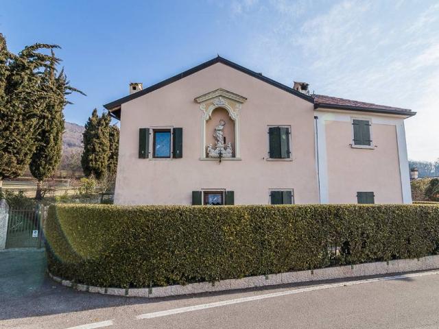 Vendesi rustico a Costermano sul Garda