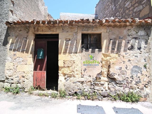 Vendesi rustico a Cuglieri via vescovo canu 28