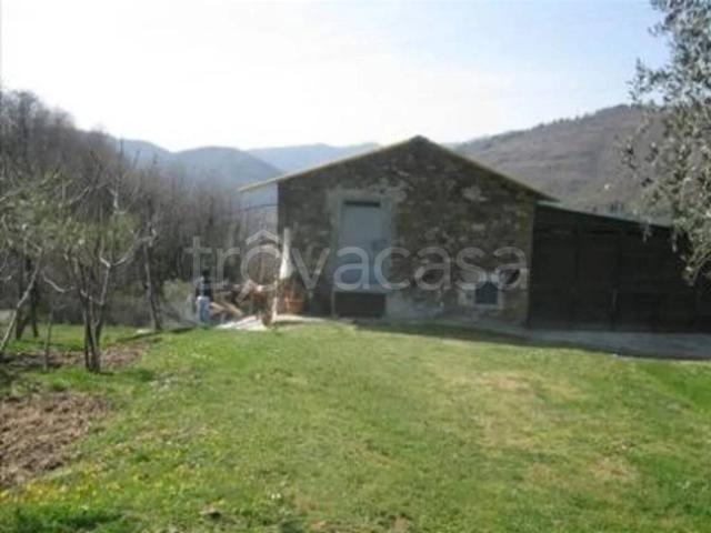 Vendesi rustico a Fivizzano