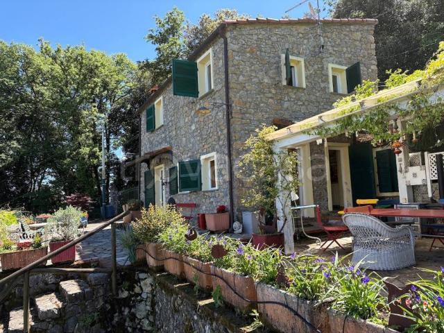 Vendesi rustico a Lerici