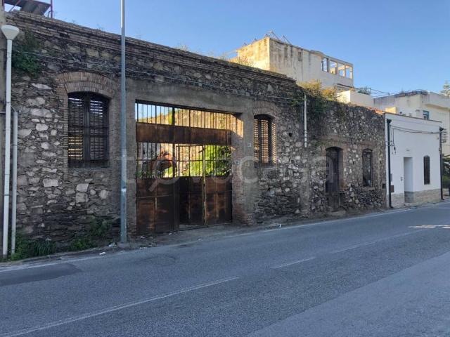 Vendesi rustico a Milazzo viale Antonio Gramsci, 28