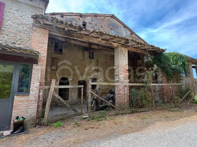 Vendesi rustico a Noceto via Varano, 26