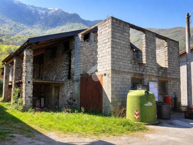 Vendesi rustico a Piantedo via Vittorio Emanuele 2