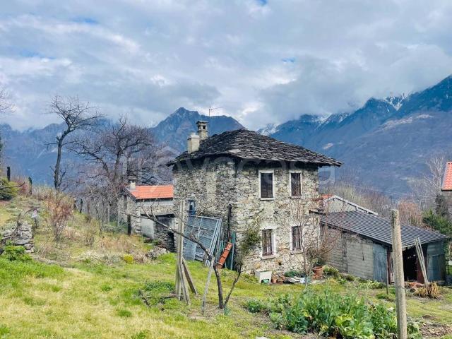 Vendesi rustico ad Albonico, Sorico