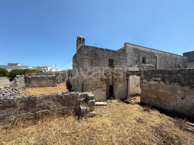Vendesi rustico/casale/corte a Melendugno vico Giosuè Carducci
