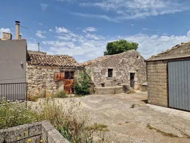 Vendesi rustico/casale/corte a Modica