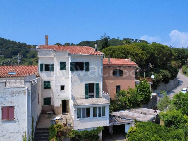 Vendesi rustico/casale/corte a Moneglia