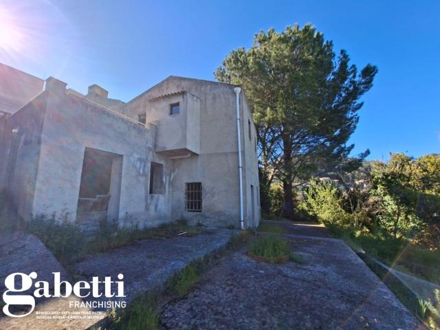 Vendesi rustico/casale/corte a Montagnareale