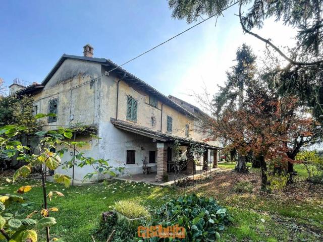 Vendesi rustico/casale/corte a Novi Ligure strada del Fossato